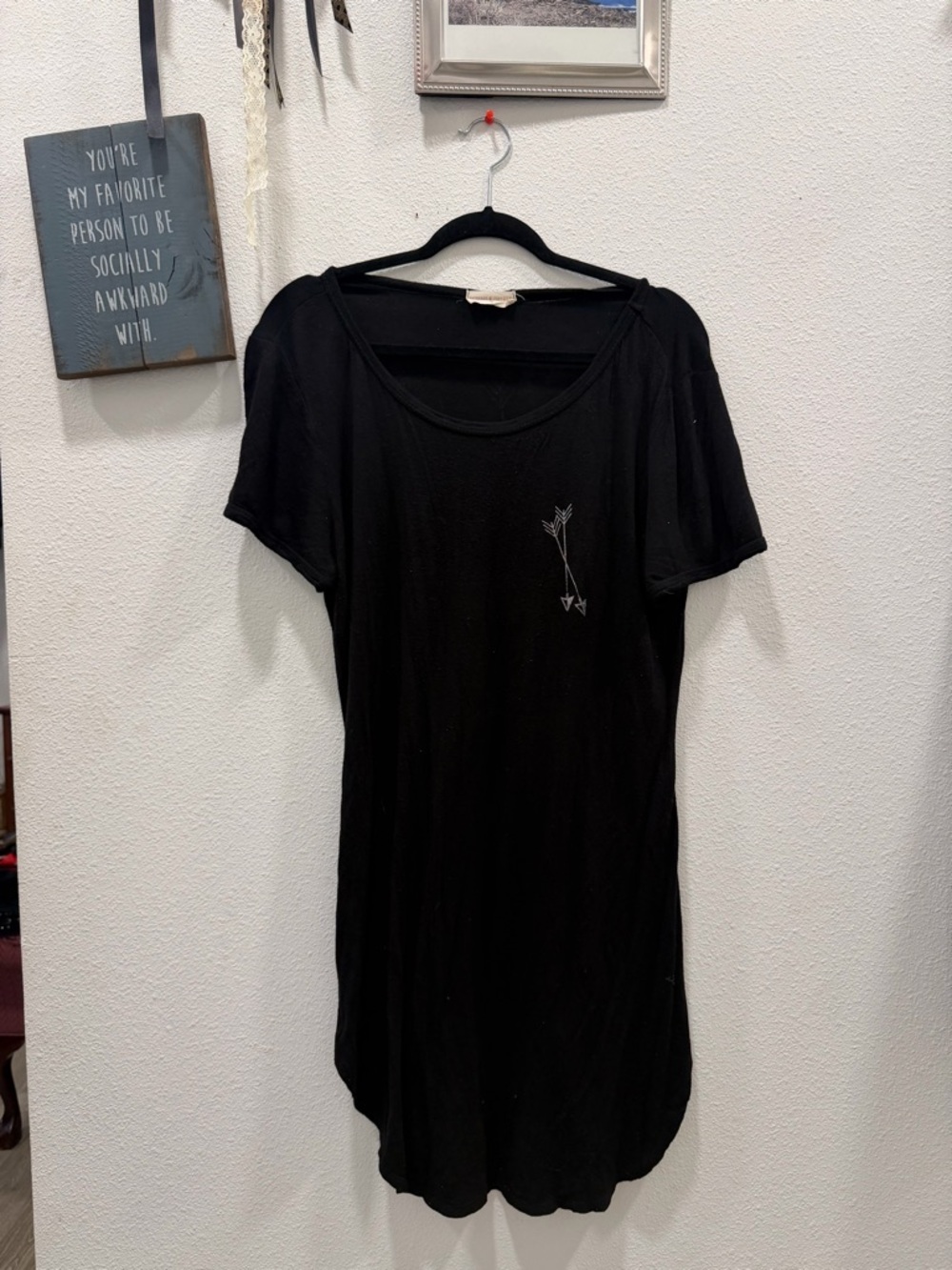Black Short-Sleeve Scoop Neck Tunic with Arrow Detail